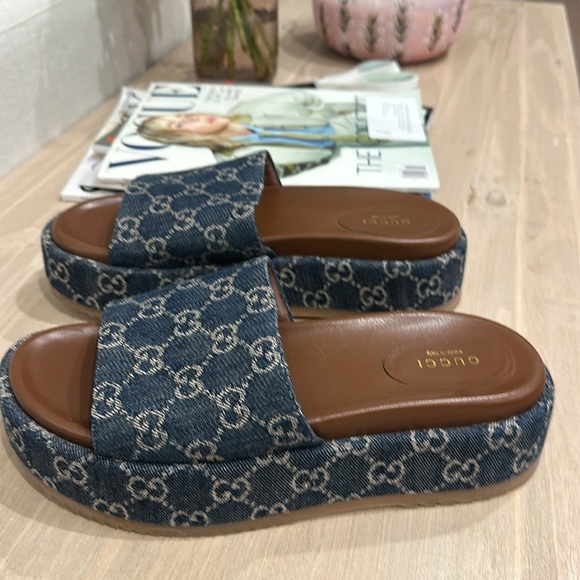 Gucci Sandals - Picture 2 of 4